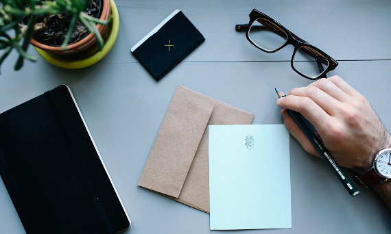 Jak prawidłowo zaadresować kopertę lub list?